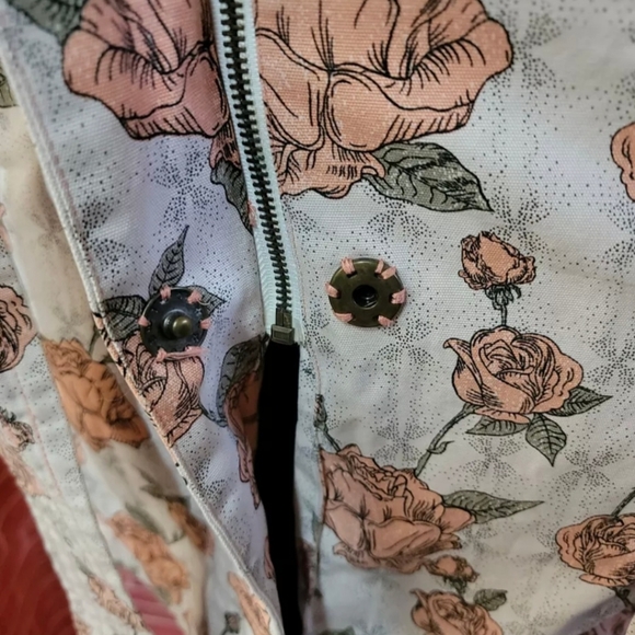 Floral print belted walking coat - Picture 8 of 9